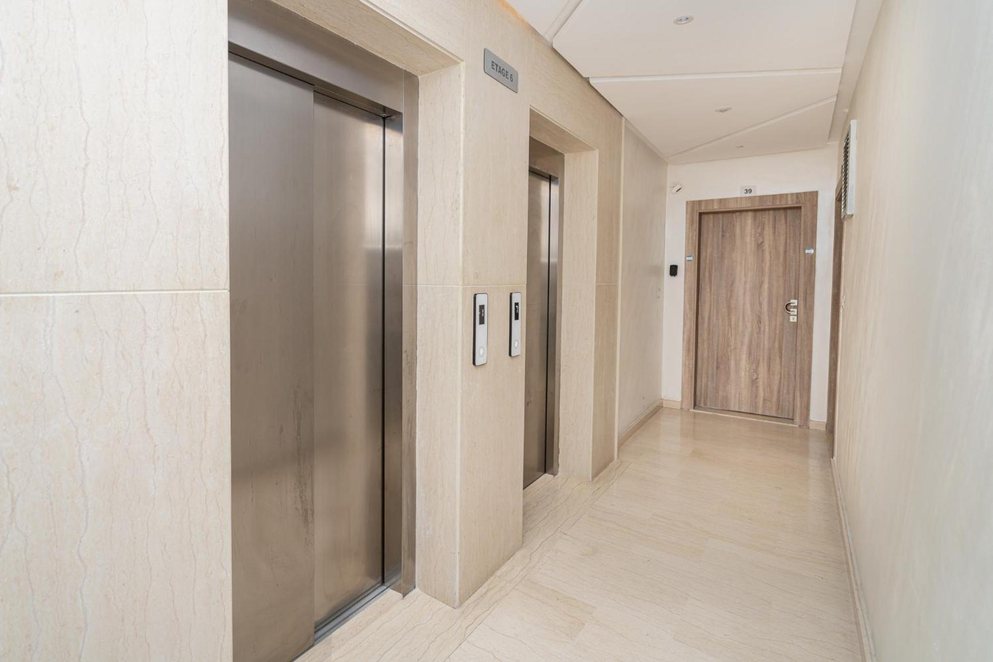 Deluxe Appartement Au Centre Avec Un Grand Balcon Tanger Eksteriør billede